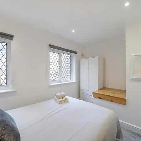Hububb Luxury Stepney Apartment