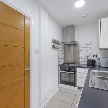 Hububb Luxury Stepney Apartment London