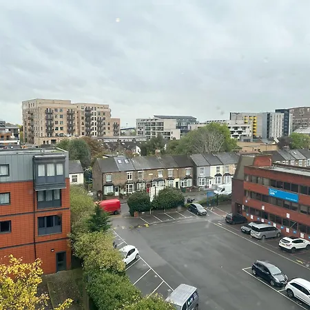 London Heathrow - Hayes & Harlington