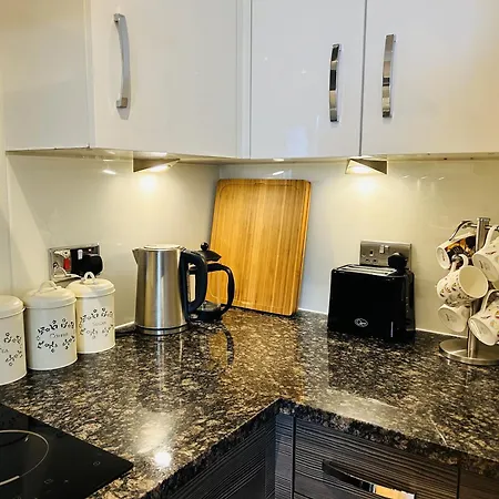 London Heathrow - Hayes & Harlington Apartment *