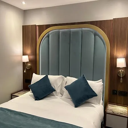 St Mark's - Merit Hotel 4*