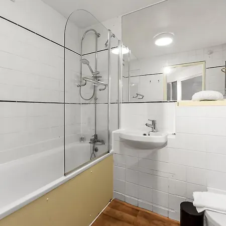 Apartment 1 Bed Garden Flat- Belsize Park *