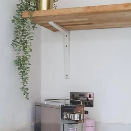 Bright & Airy Lux 3bed In Fulham With Patio *