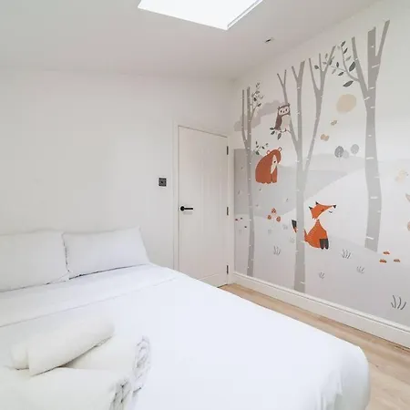 Bright & Airy Lux 3bed In Fulham With Patio