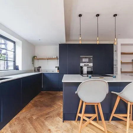 Bright & Airy Lux 3bed In Fulham With Patio Apartment *