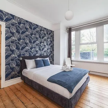Apartment Bright & Airy Lux 3bed In Fulham With Patio