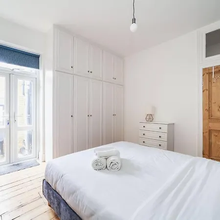 Bright & Airy Lux 3bed In Fulham With Patio Apartment