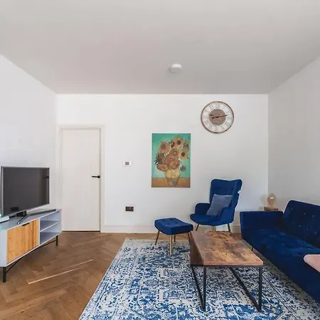Bright & Airy Lux 3bed In Fulham With Patio * London