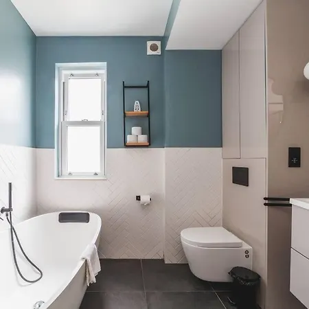 Bright & Airy Lux 3bed In Fulham With Patio