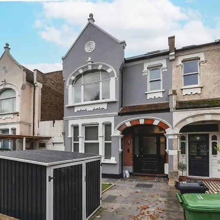 Bright & Airy Lux 3bed In Fulham With Patio London