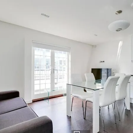 Apartment 2br Penthouse With Balcony London