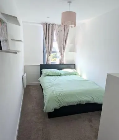 3 Bed Flat With A View * London