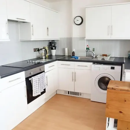 3 Bed Flat With A View *