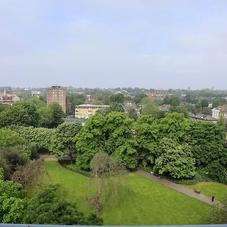 3 Bed Flat With A View *