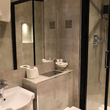 Reem Hotel 3*