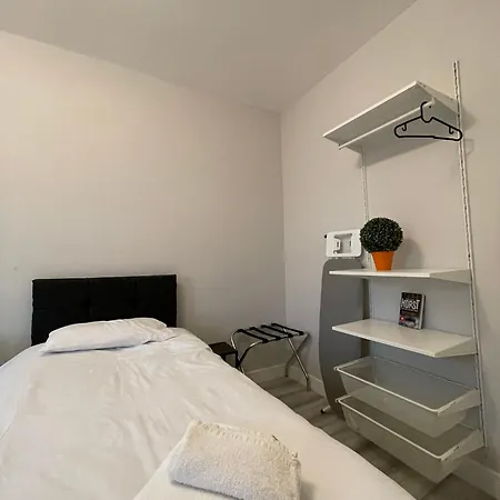 Chamberlayne 5*