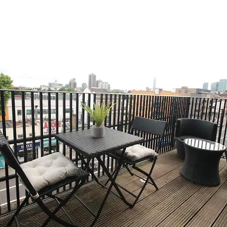 Ft5 Penthouse Homestay *