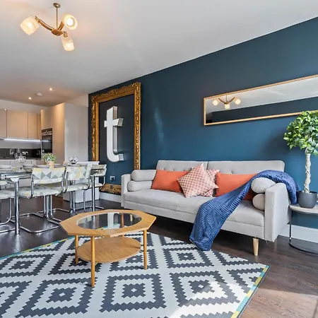 Apartment Kingsland High Street London