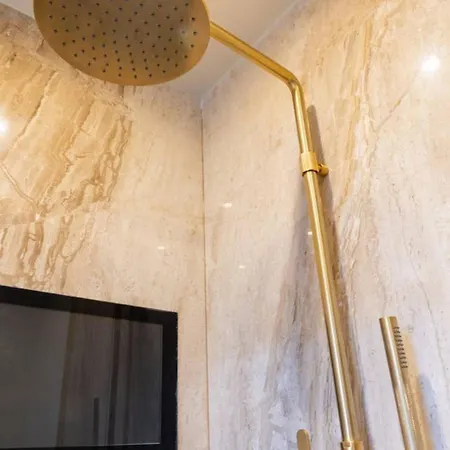 Charly Holiday home London