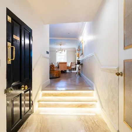 Charly Holiday home London