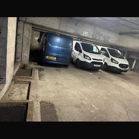 Apartment Tower Bridge 3bedsecure Parking Shad Thames Luxuury Boutique Historic Bright Warehouse Gated Parking Upto 4 Vehicles Inc