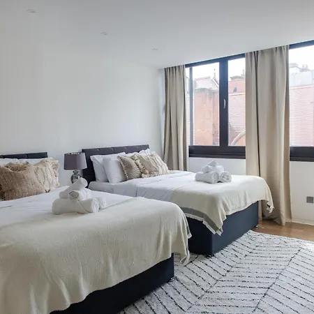 Huge On Oxford Street- Apartment