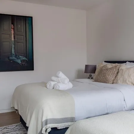 Apartment Huge On Oxford Street- London