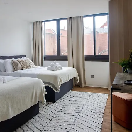 Huge On Oxford Street- Apartment