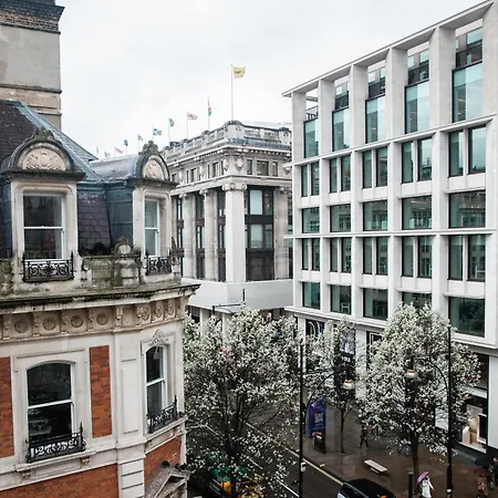 Apartment Huge On Oxford Street- *
