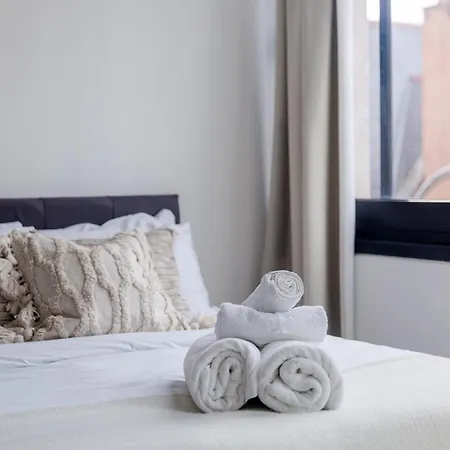Apartment Huge On Oxford Street-