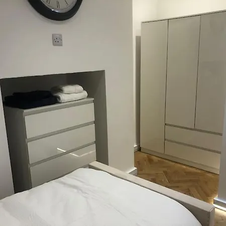 Stylish 2-bedroom Getaway In The Heart Of Chelsea Apartment London