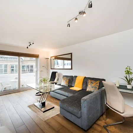 דירה Views For Days - Fitzrovia - By Frankie Says