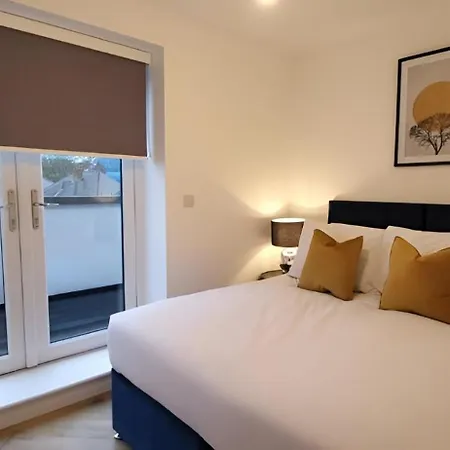 Hybrid Resi - Close To Tooting And Wimbledon *