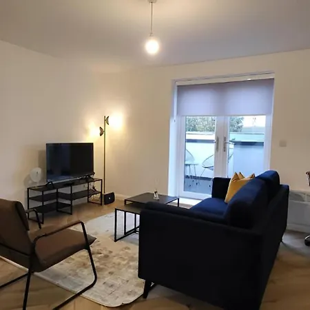 Hybrid Resi - Close To Tooting And Wimbledon Apartment Mitcham