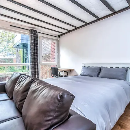 Cosy In *