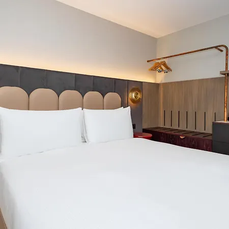 Doubletree By Hilton - Tower Of