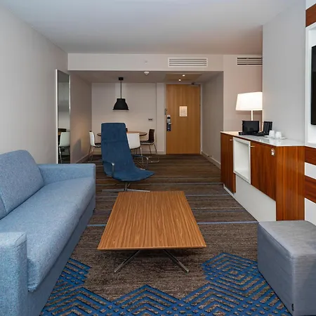Doubletree By Hilton - Tower Of