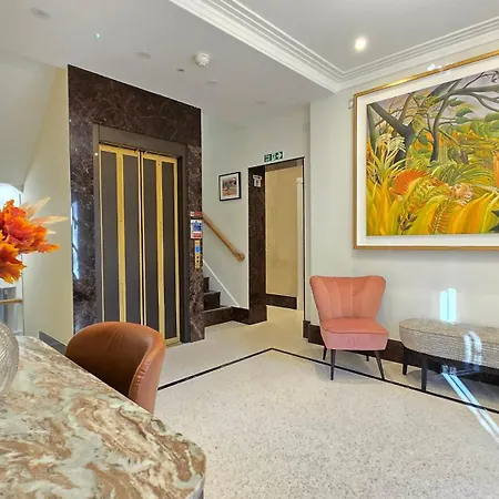 Aparthotel Fountain House 5*