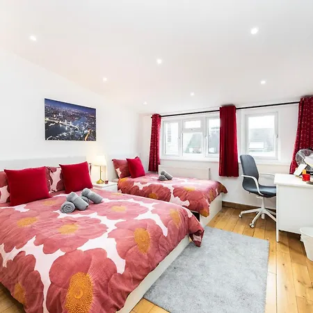 Apartment 2 Bedroom Charming & Magnificent Flat *