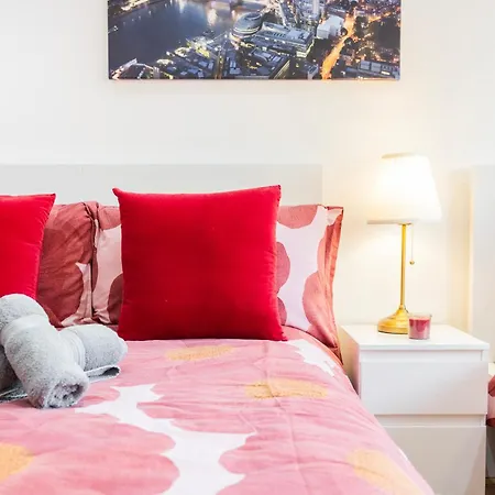2 Bedroom Charming & Magnificent Flat London