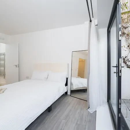Modern 1-bed Boutique-style In *