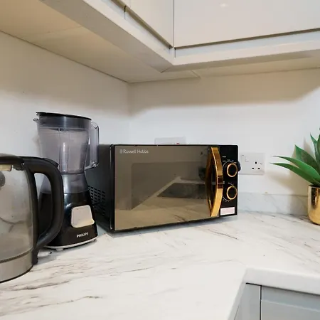 Modern 1-bed Boutique-style In * Croydon