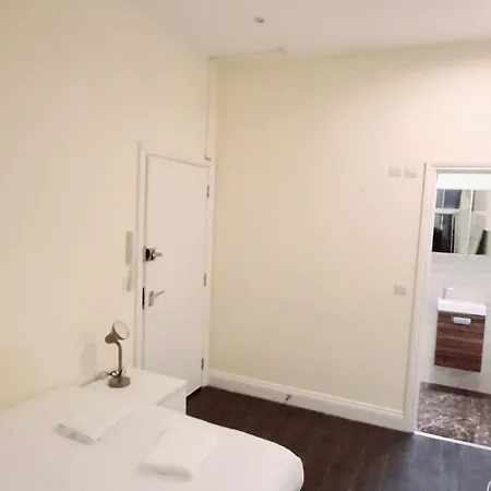 Earls Court Flats Selection Apartment