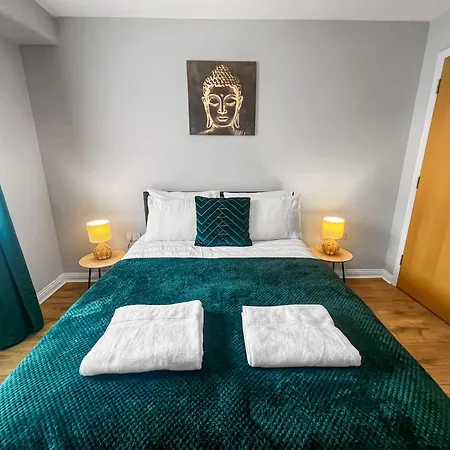 דירה Stylish Near Heathrow, Skyline Views Feltham
