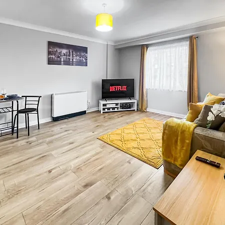 דירה Stylish Near Heathrow, Skyline Views Feltham
