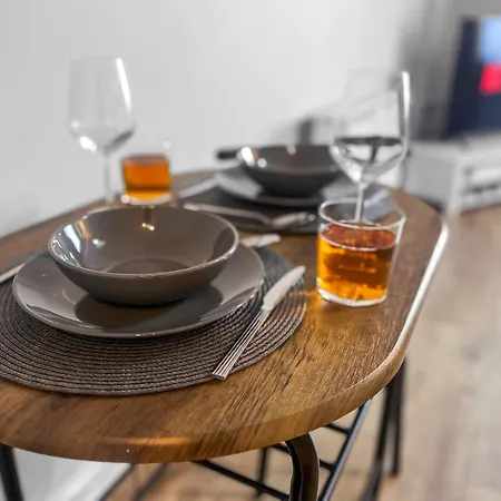 Stylish Near Heathrow, Skyline Views דירה Feltham