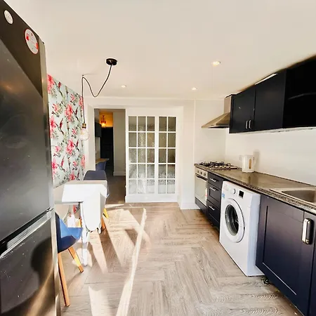 Rest Boutique Acton Aparthotel London