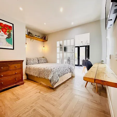 Aparthotel Rest Boutique Acton London