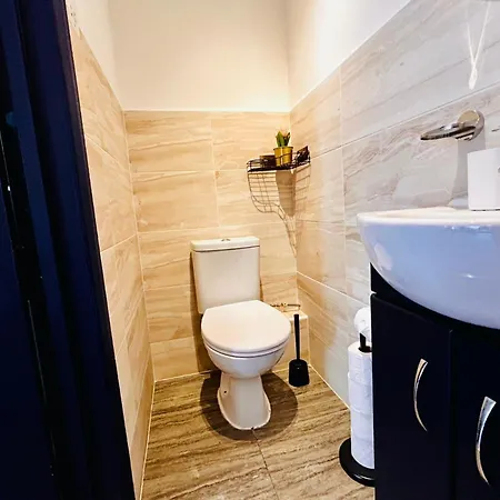 Rest Boutique Acton Aparthotel *