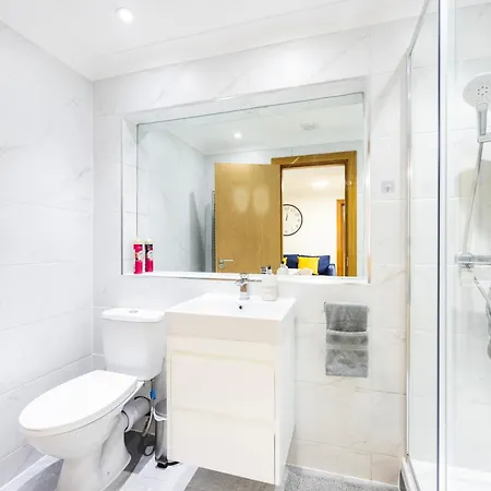 2 Bedroom Charming & Magnificent Flat Apartment